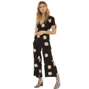 Amuse Society Women's L Piera Woven Floral Jumper Jumpsuit 26" Inseam Cropped